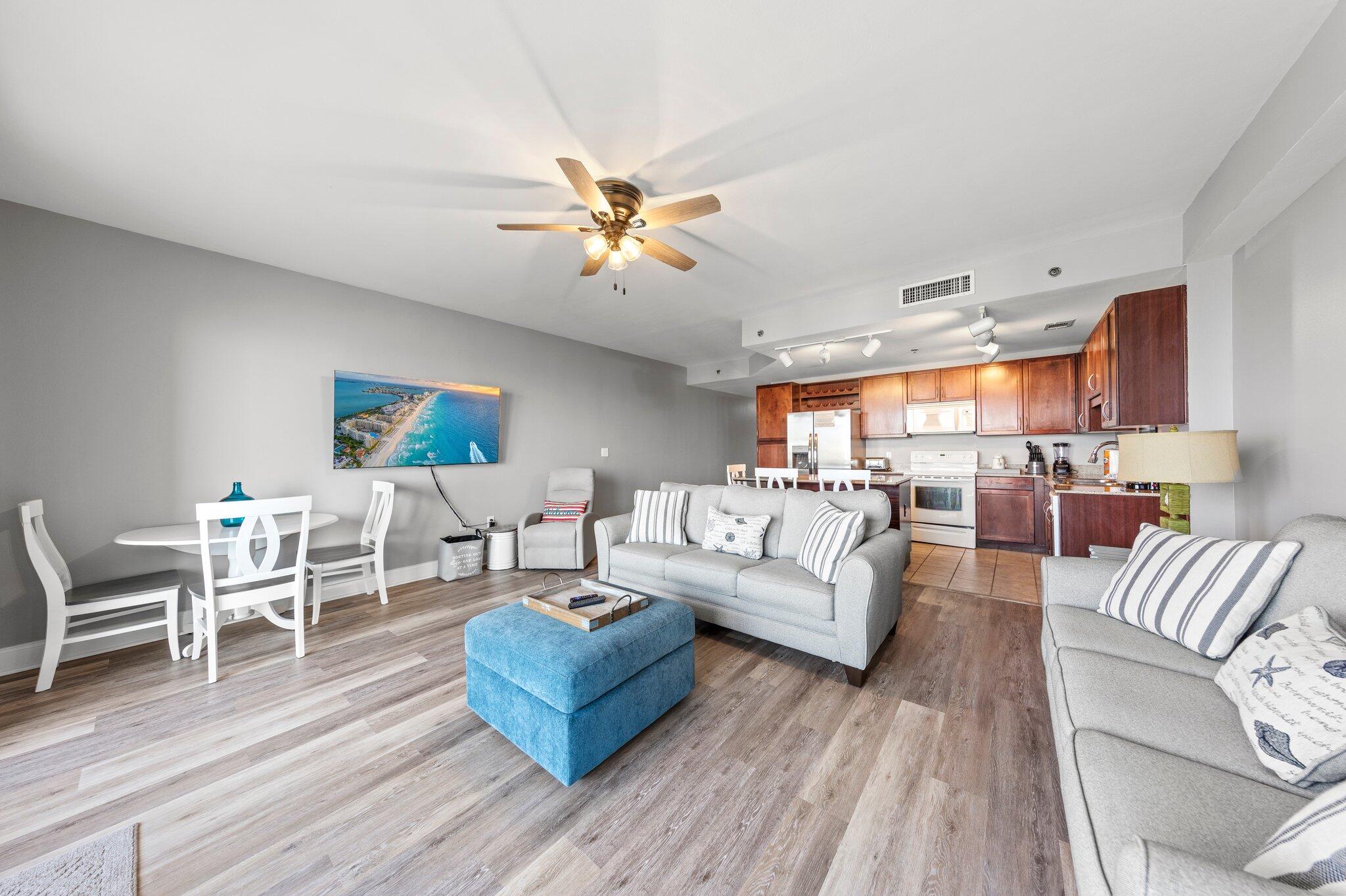 9860 S Thomas Drive, UNIT 1018