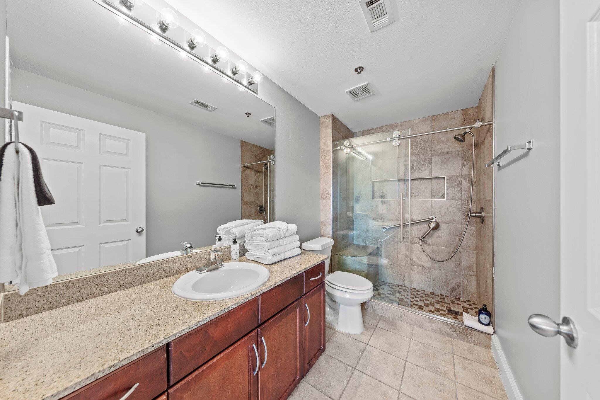 9860 S Thomas Drive, UNIT 1018