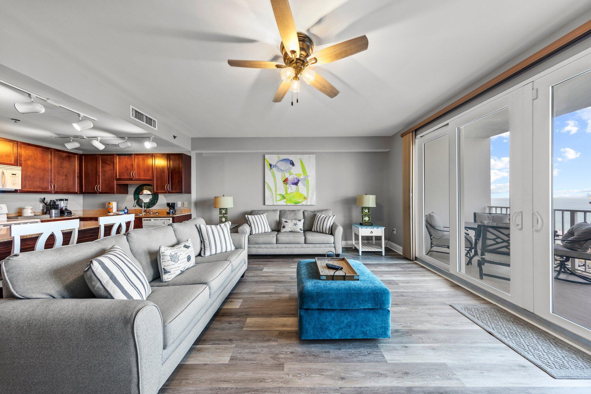 9860 S Thomas Drive, UNIT 1018