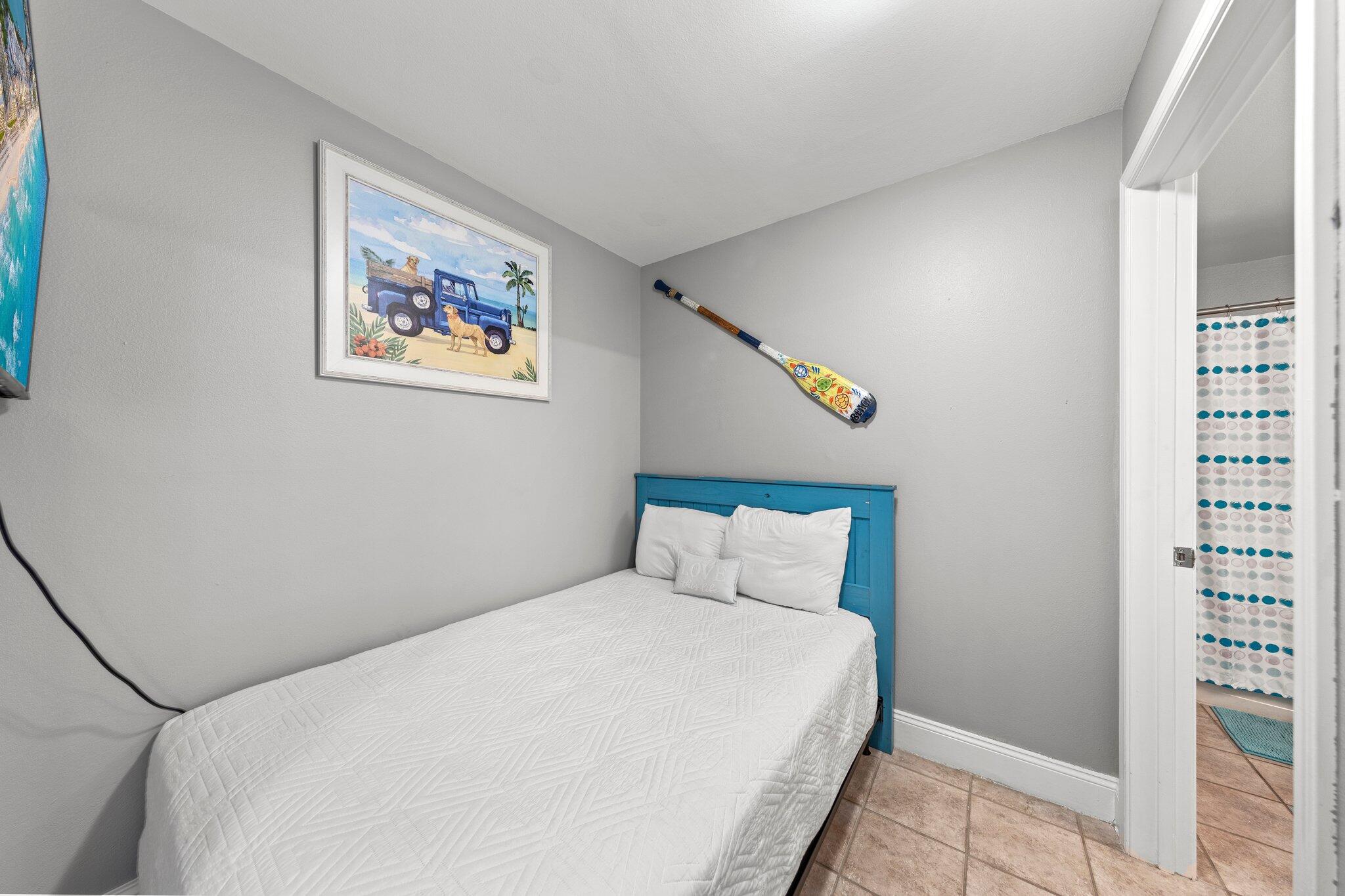 9860 S Thomas Drive, UNIT 1018