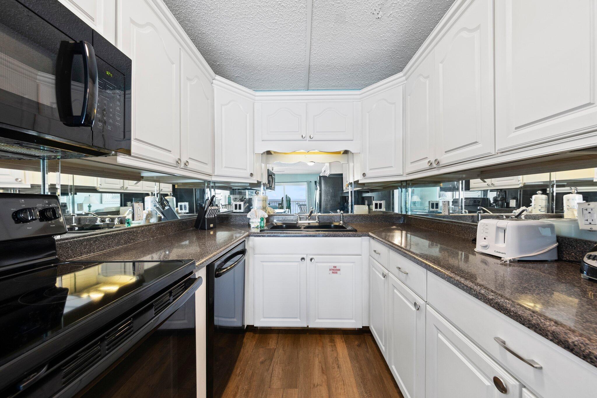 8743 Thomas Drive, 809