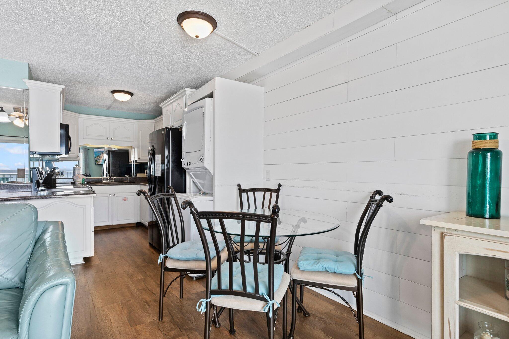 8743 Thomas Drive, 809