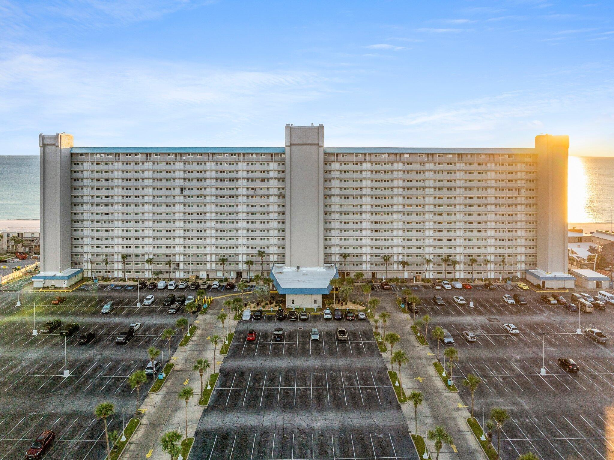 8743 Thomas Drive, 809