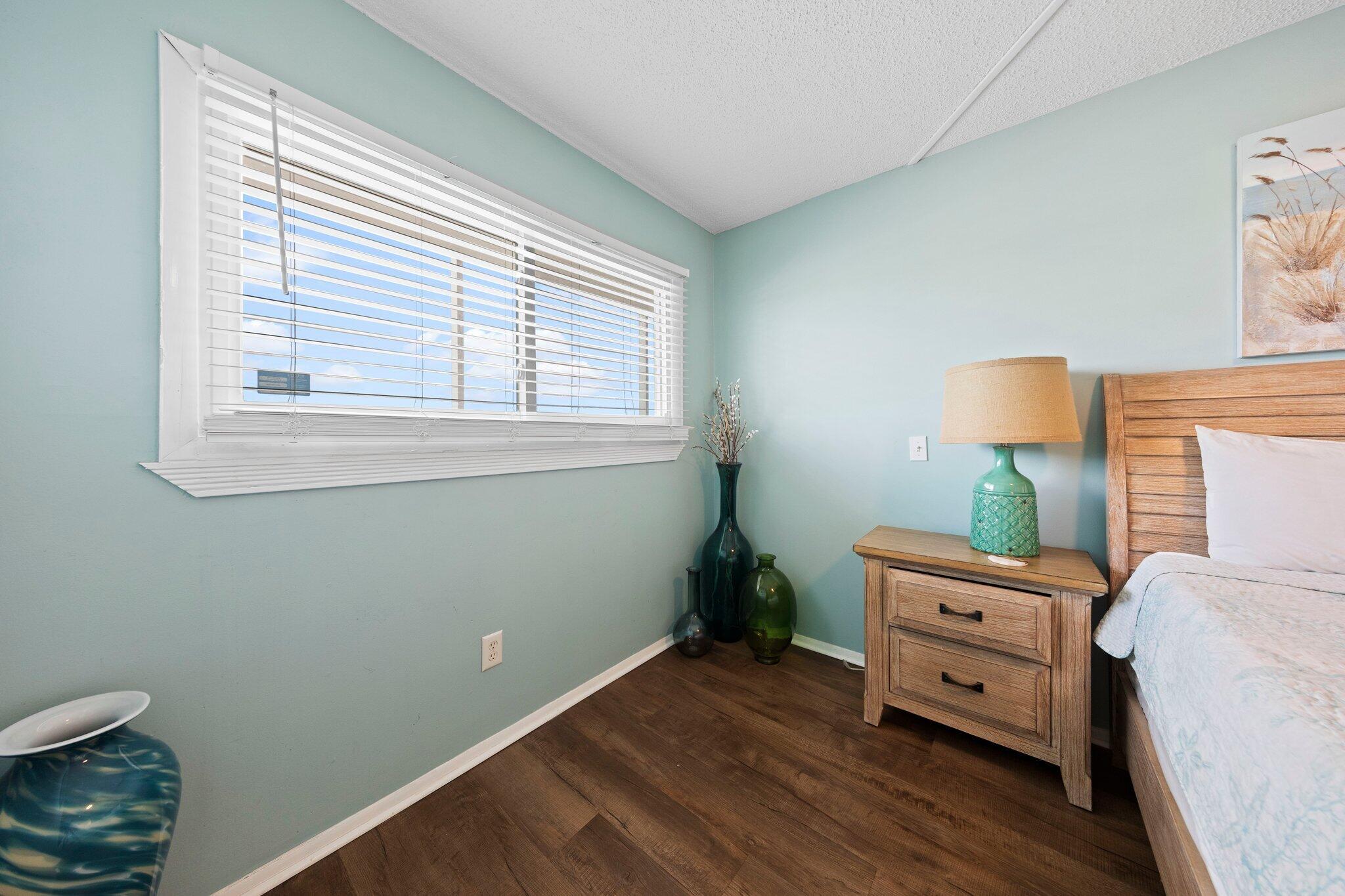 8743 Thomas Drive, 809