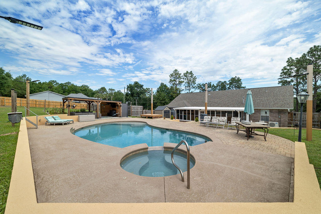 131 Wedgewood Lane