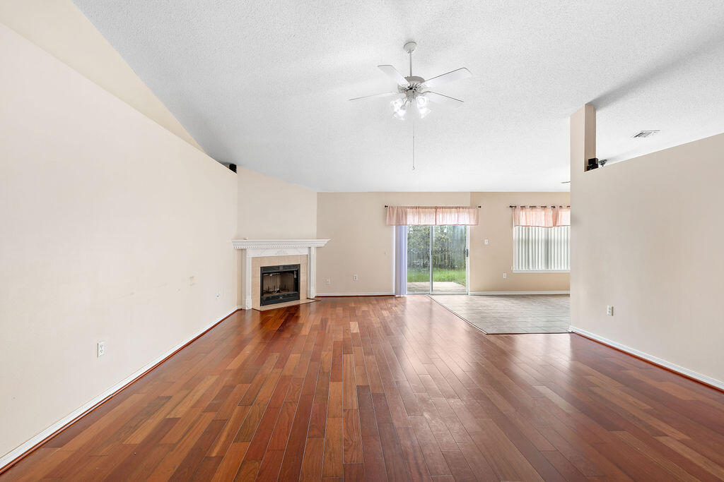 719 Majestic Prince Court