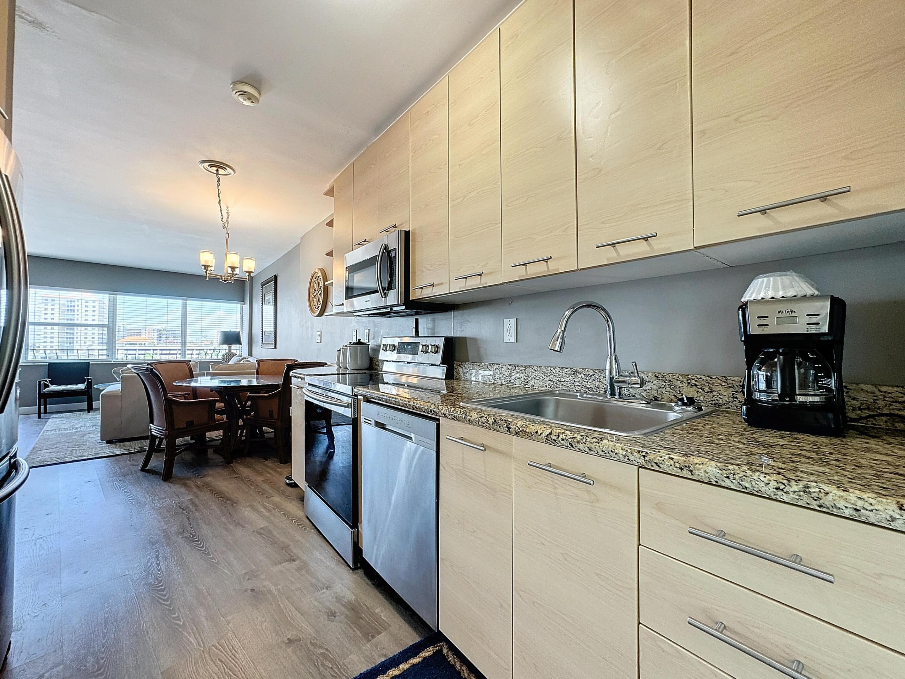 3250 NE 28th Street 707
