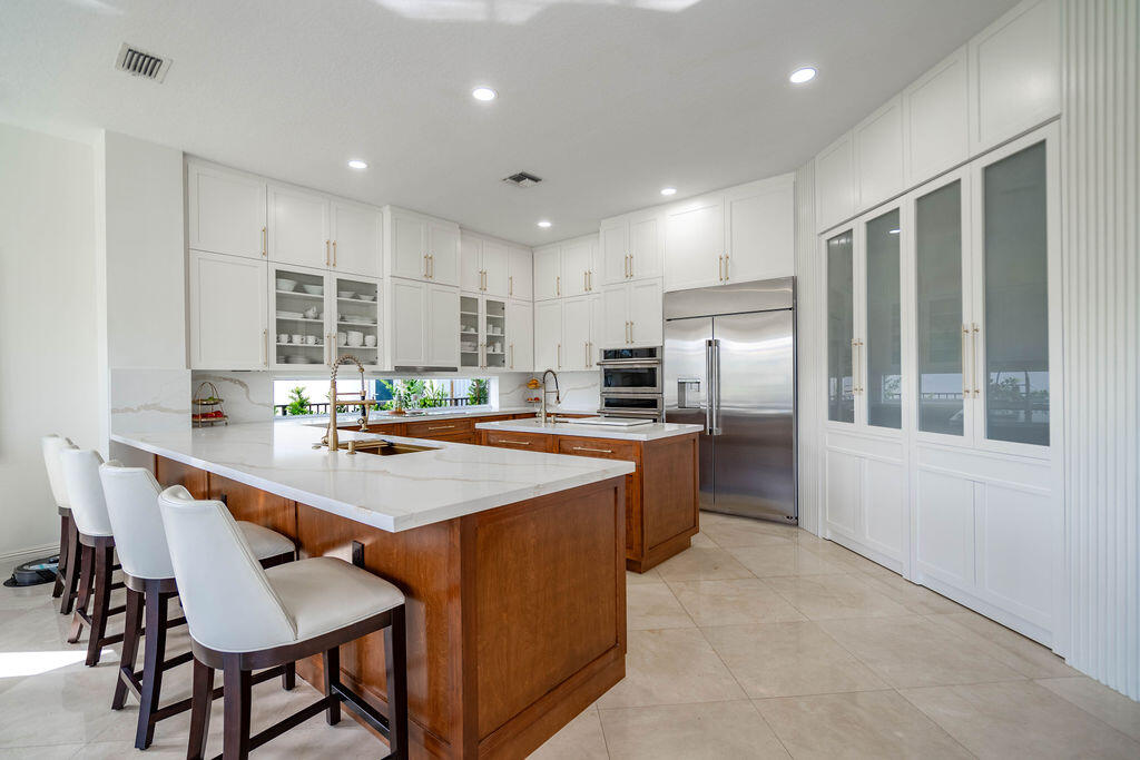 2530 NE 31ST Court