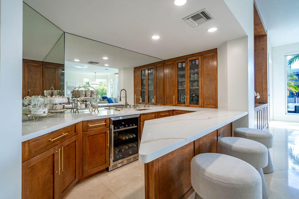 2530 NE 31ST Court