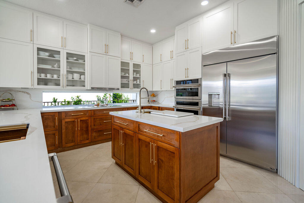 2530 NE 31ST Court
