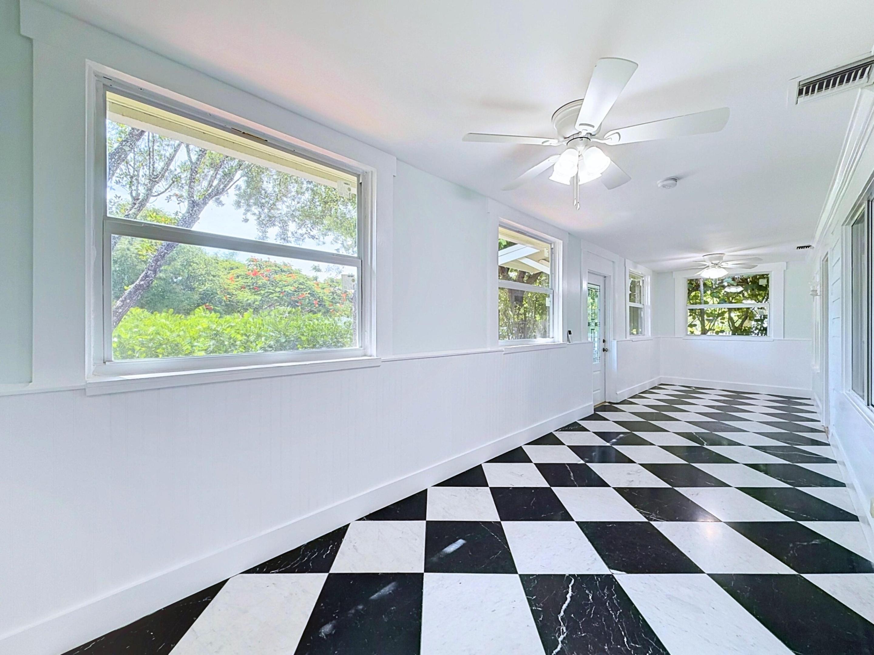 224 N OCEAN BREEZE