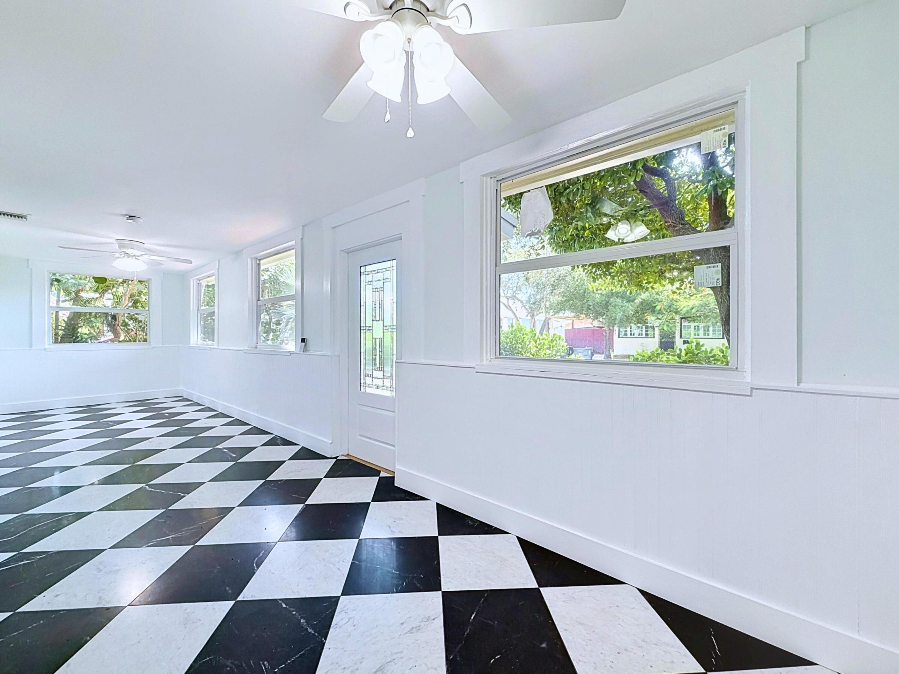 224 N OCEAN BREEZE