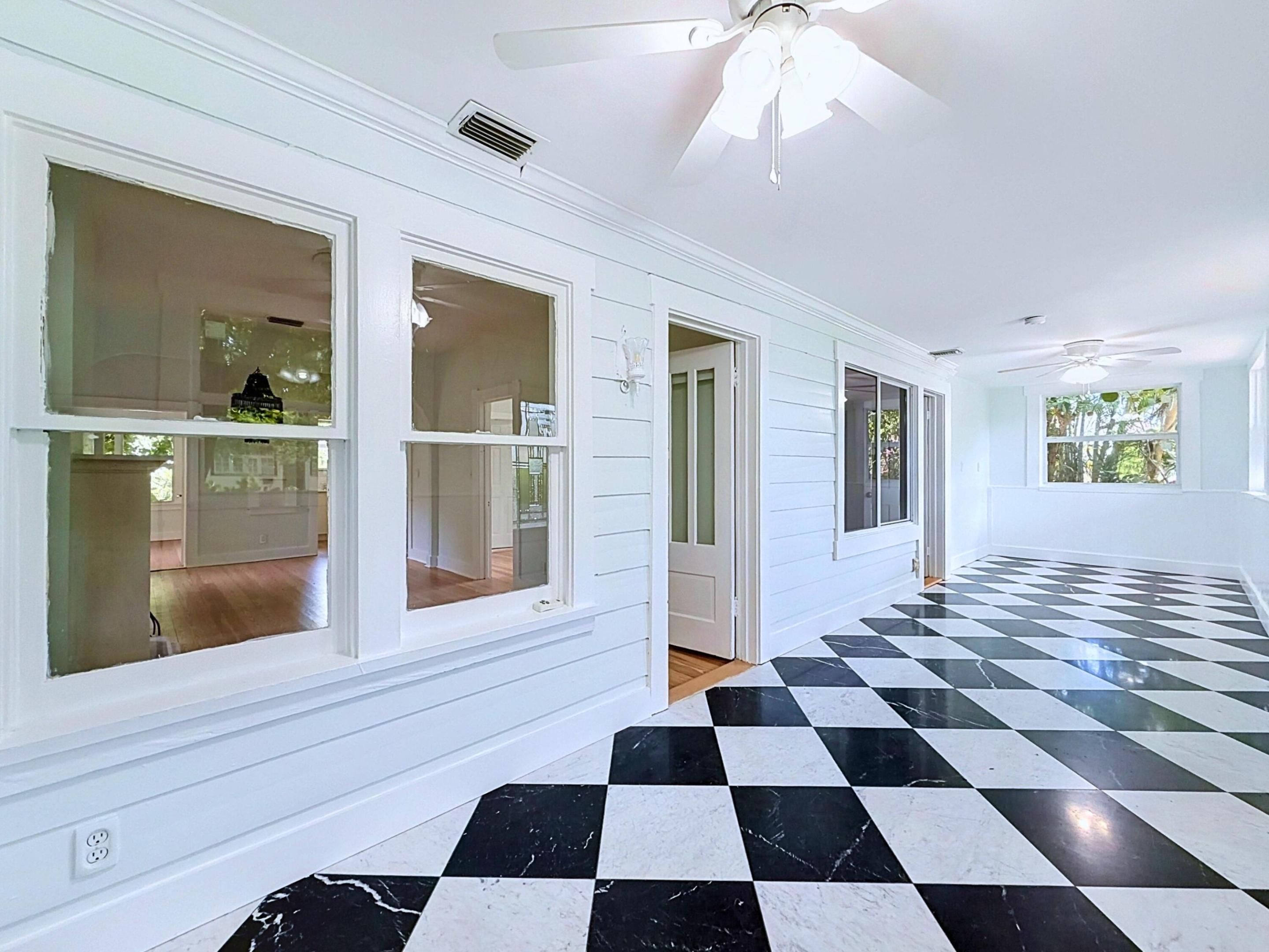 224 N OCEAN BREEZE