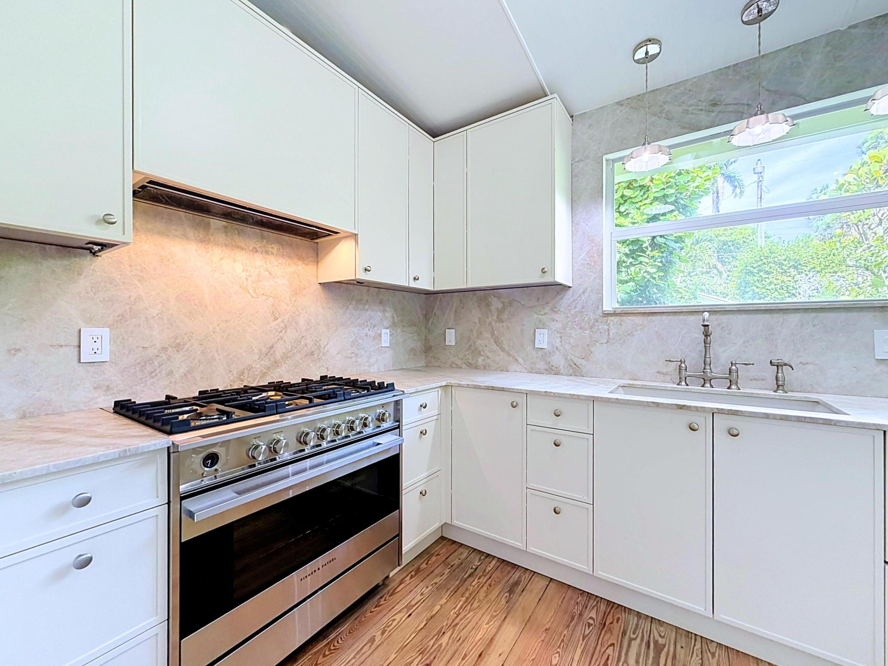 224 N OCEAN BREEZE