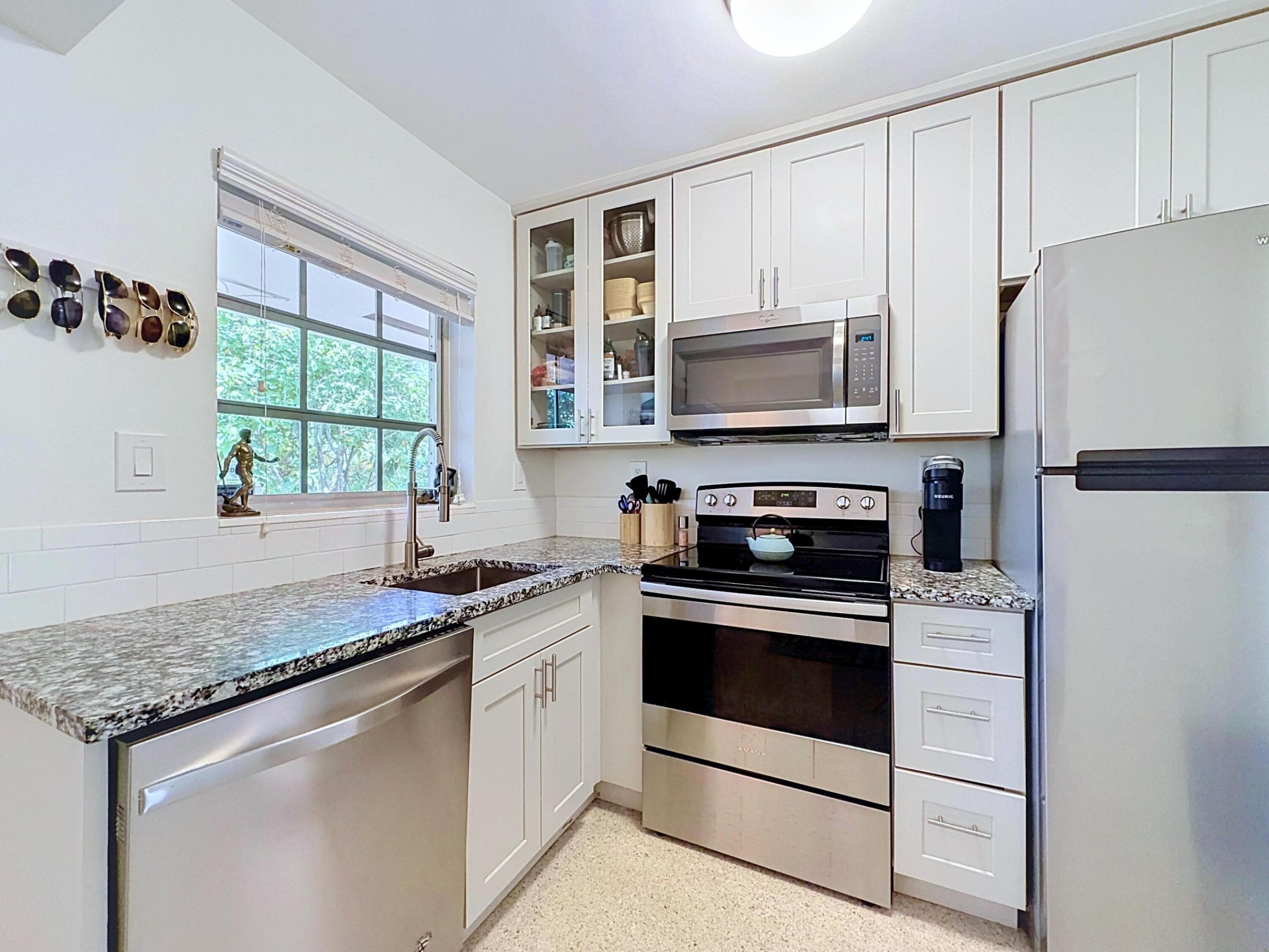 1400-1404 NE 21ST Street