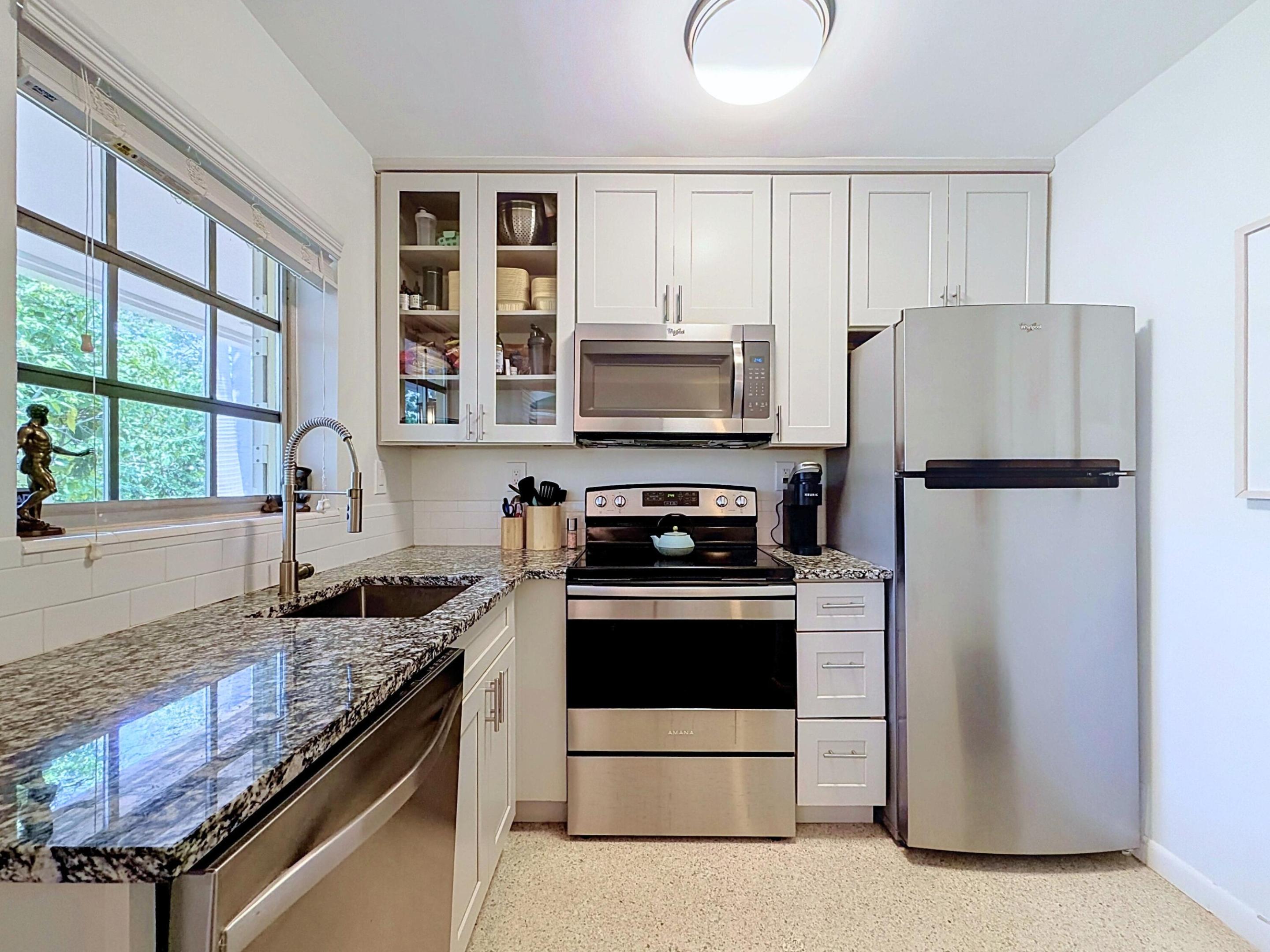 1400-1404 NE 21ST Street