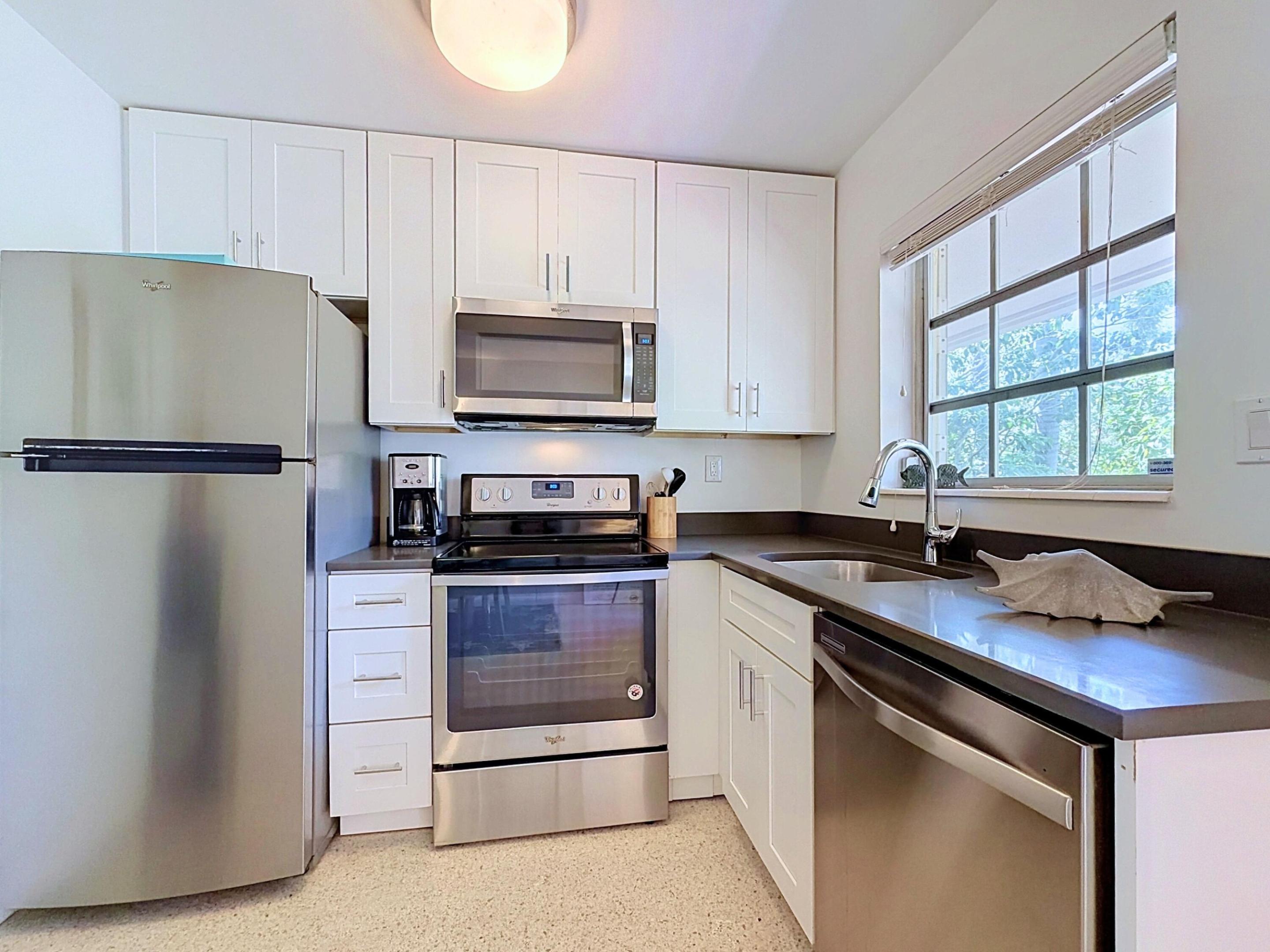 1400-1404 NE 21ST Street