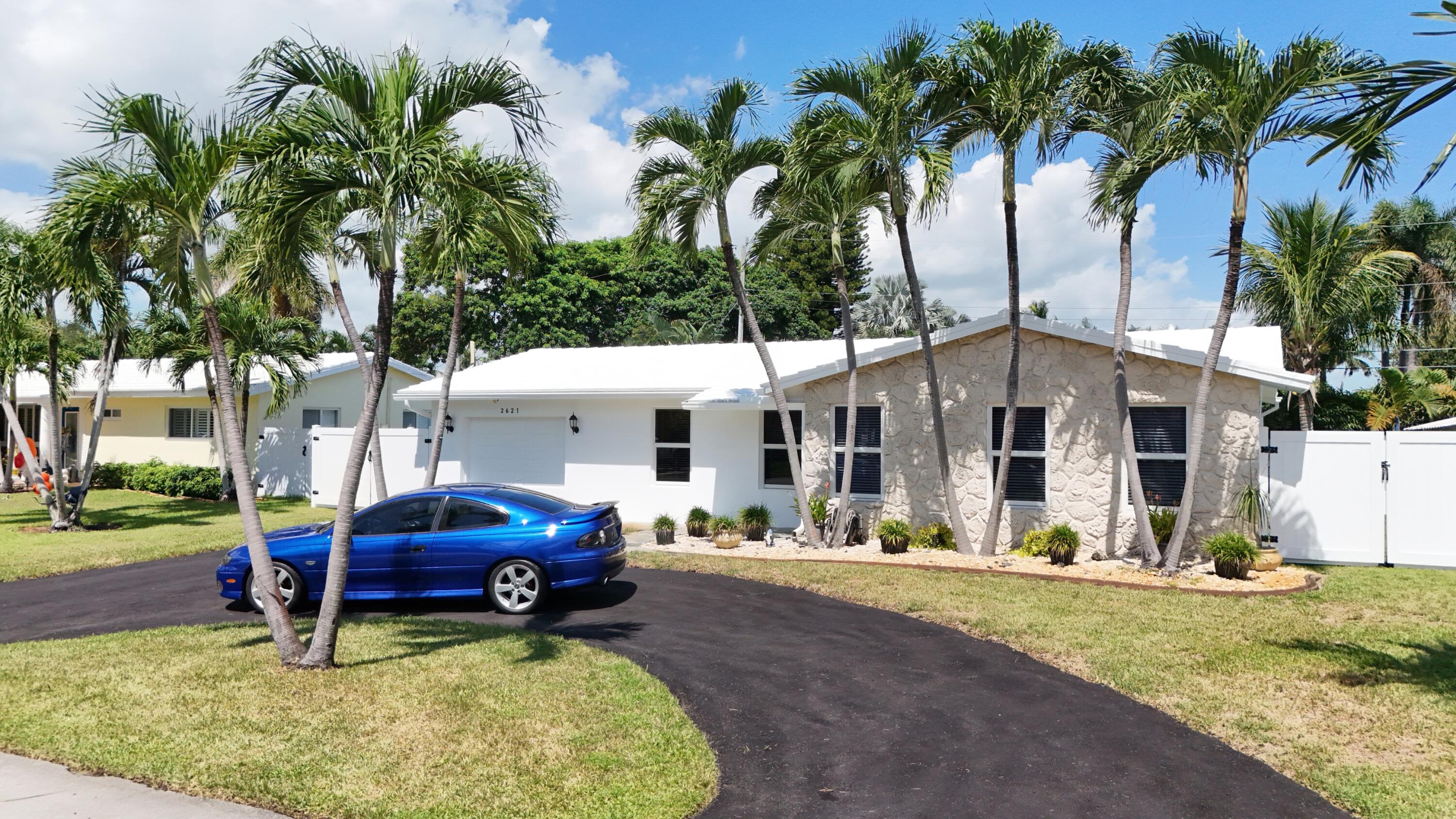 2621 NE 51ST Court
