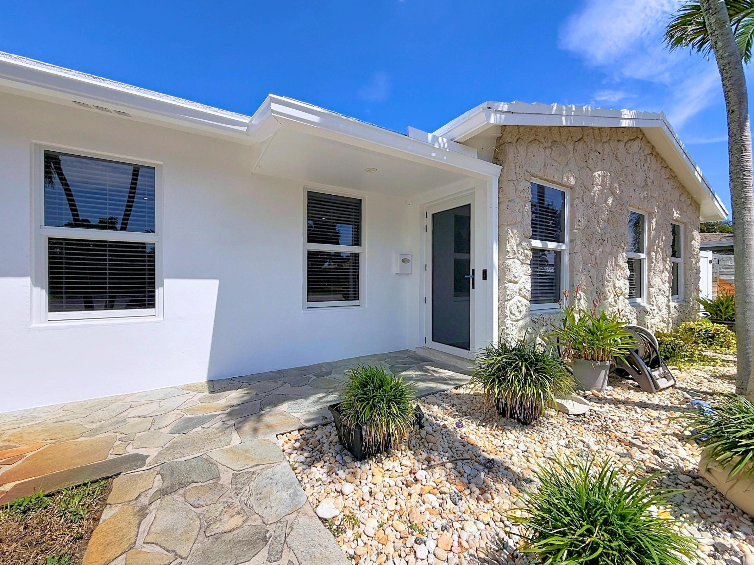 2621 NE 51ST Court