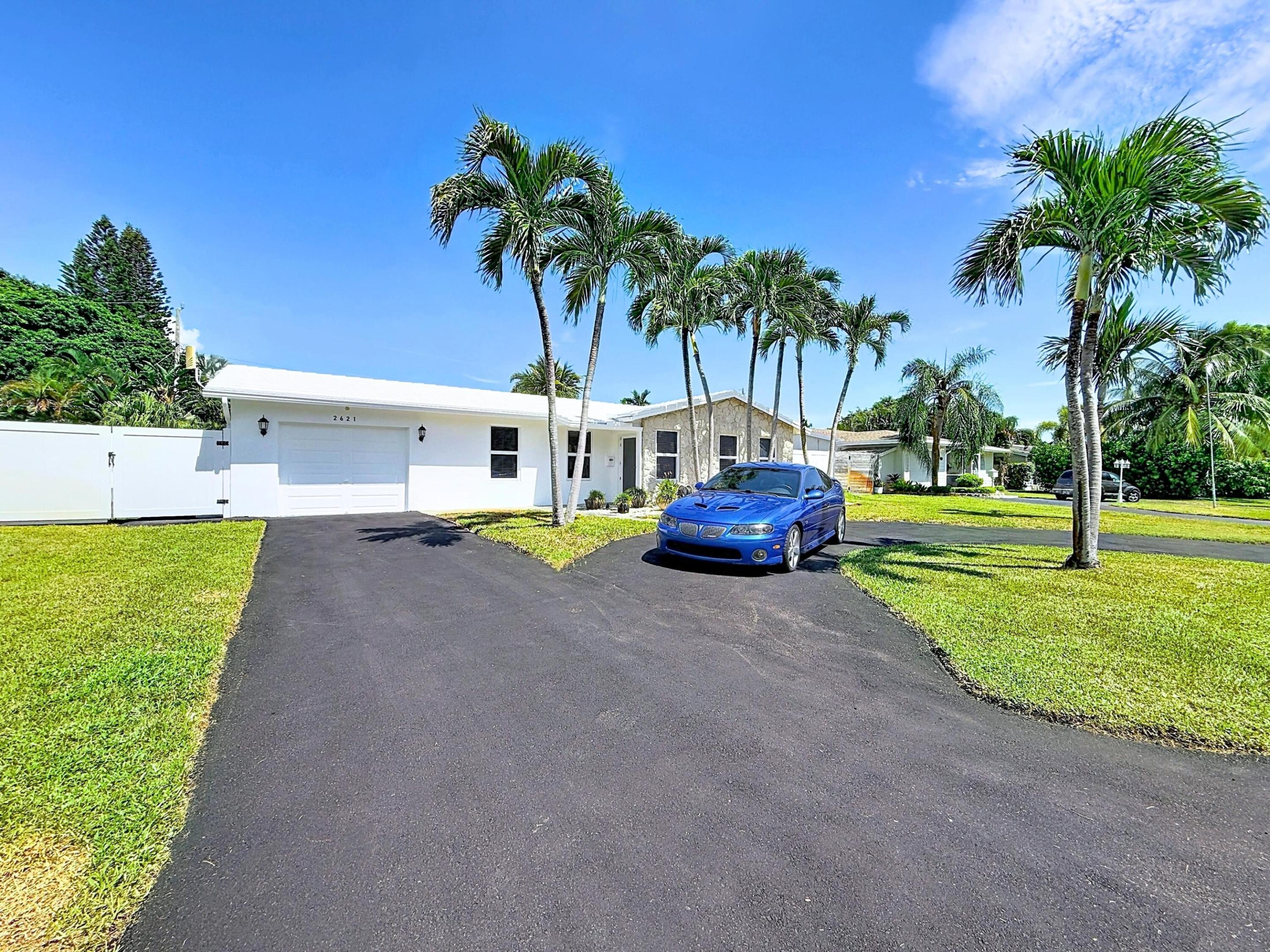 2621 NE 51ST Court