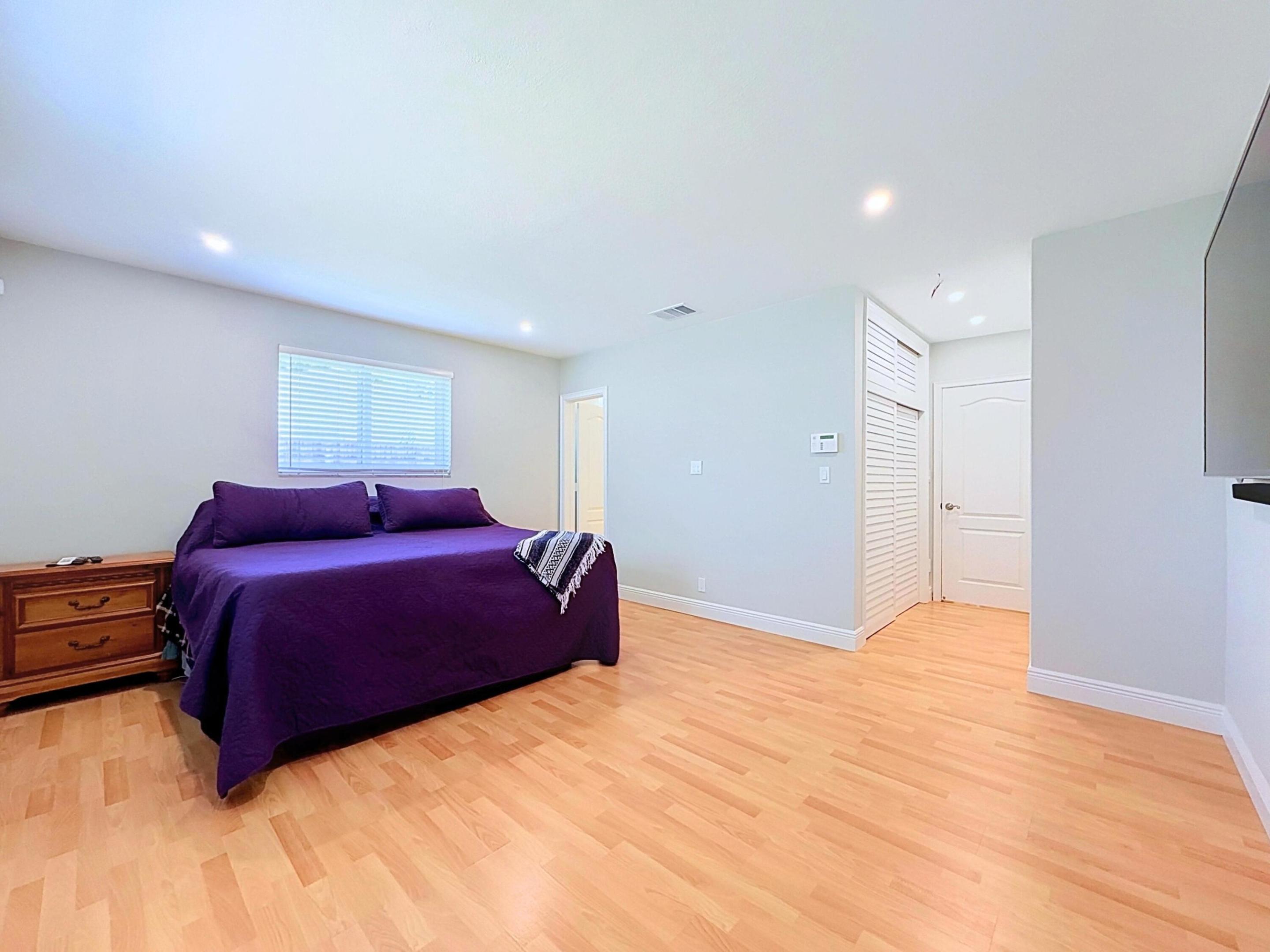 2621 NE 51ST Court