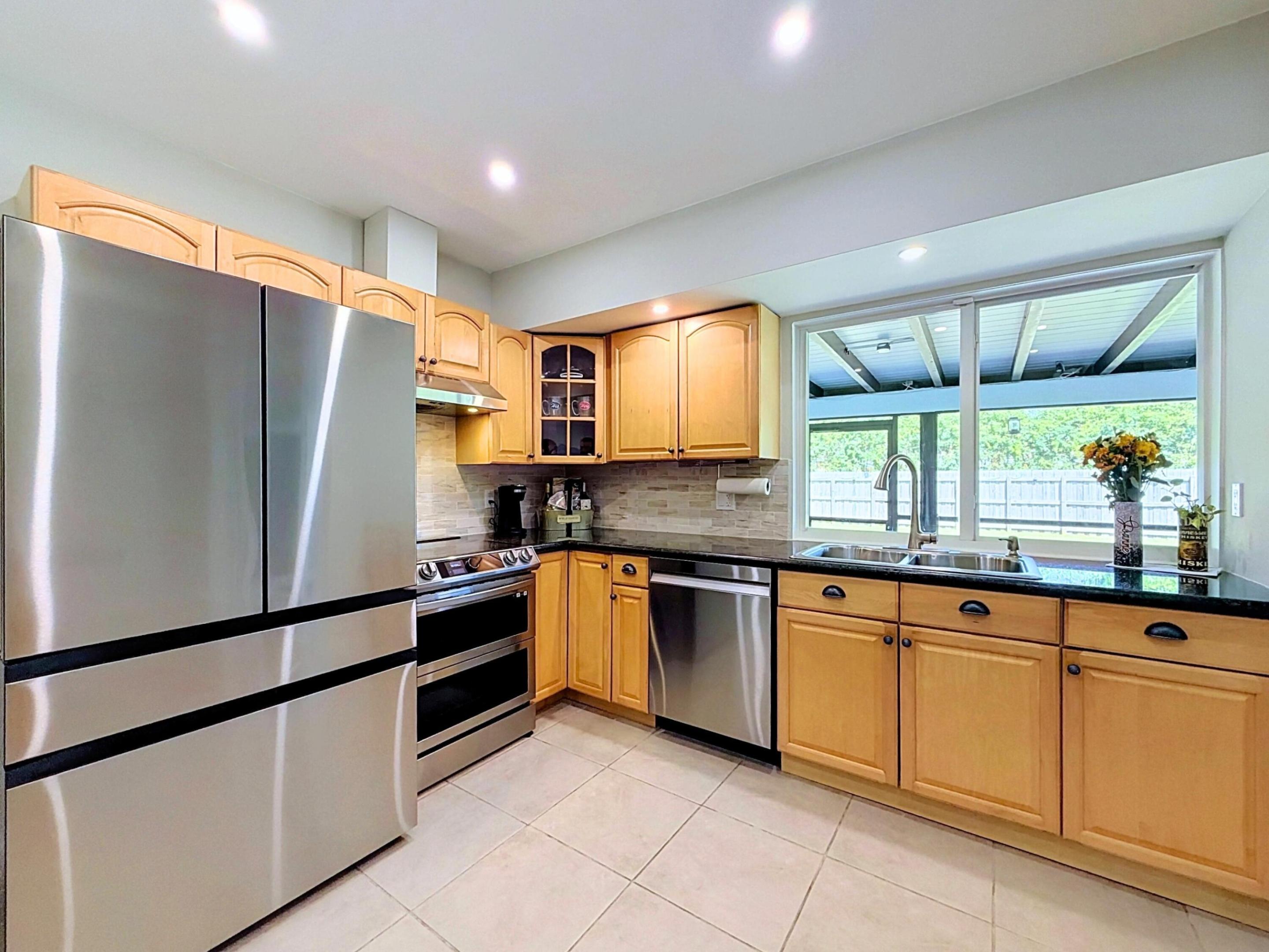 2621 NE 51ST Court