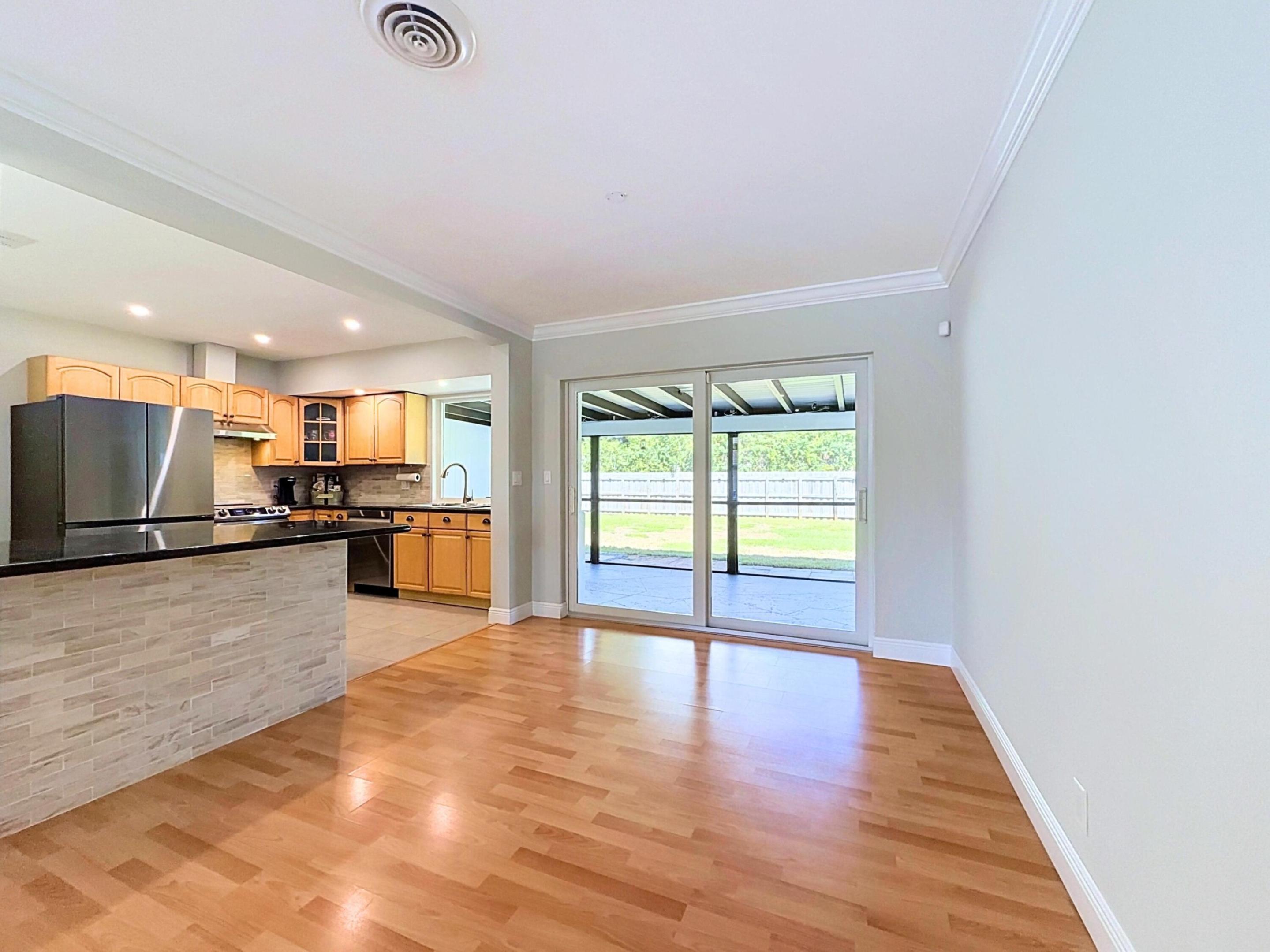 2621 NE 51ST Court