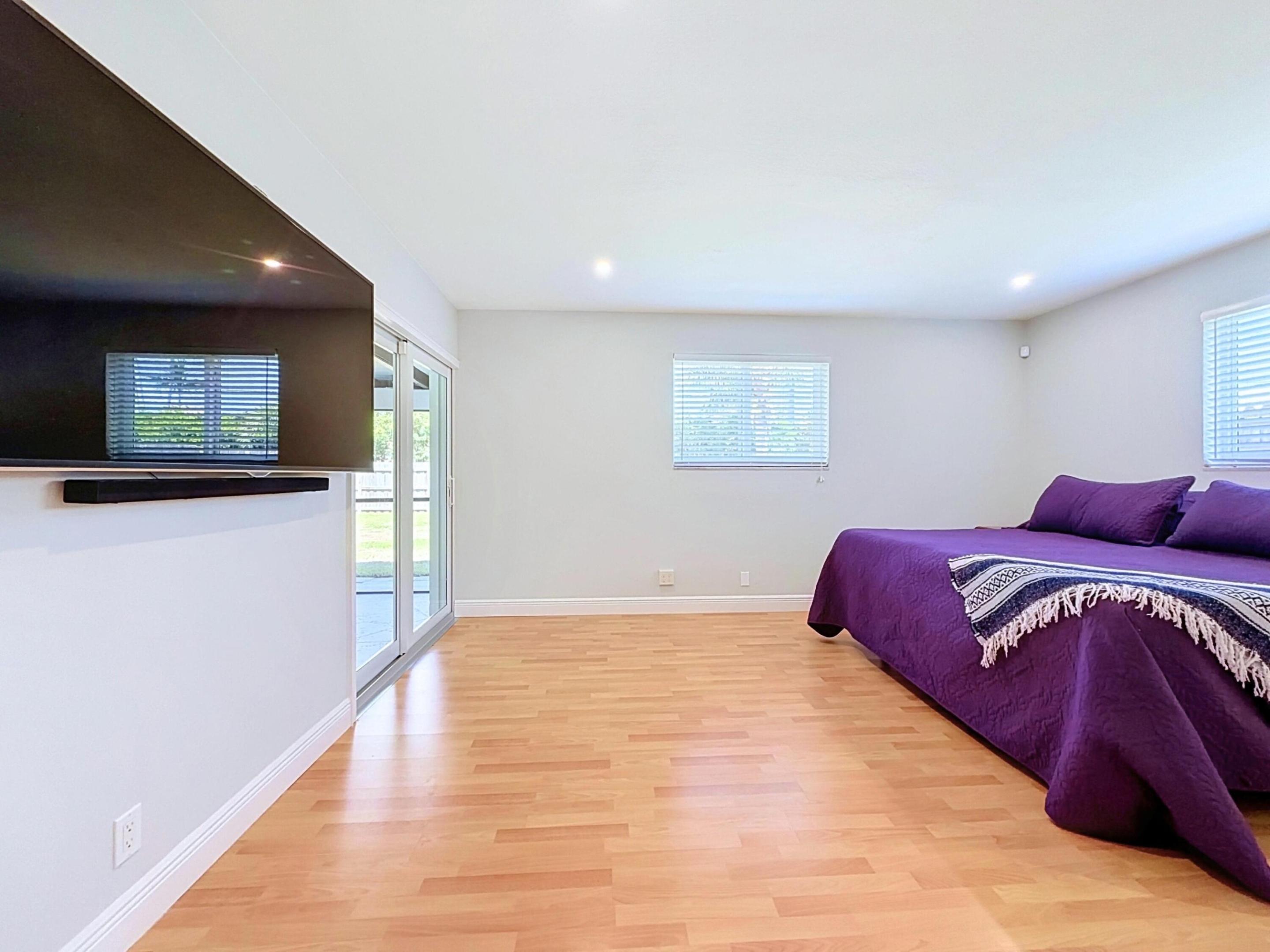 2621 NE 51ST Court