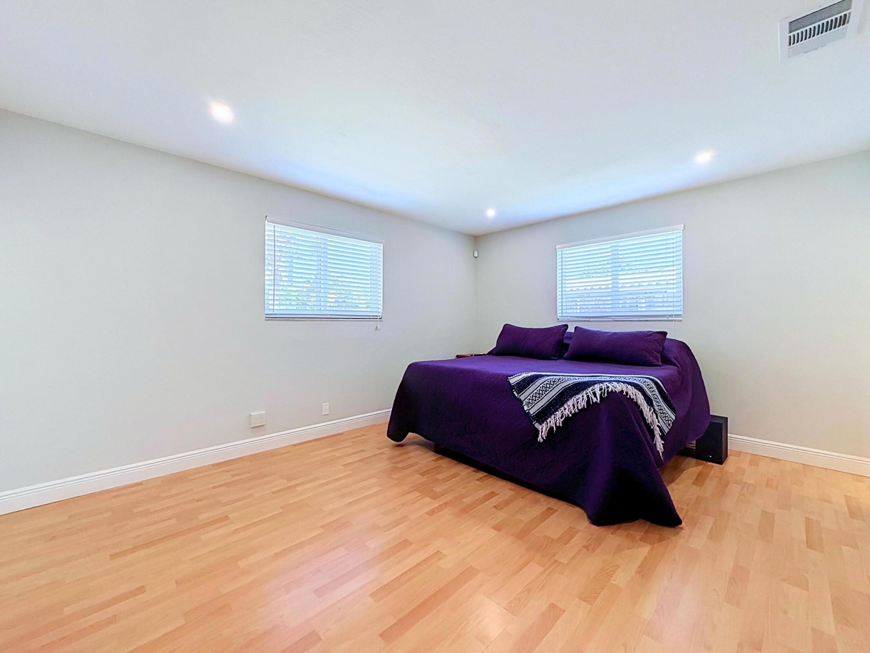 2621 NE 51ST Court