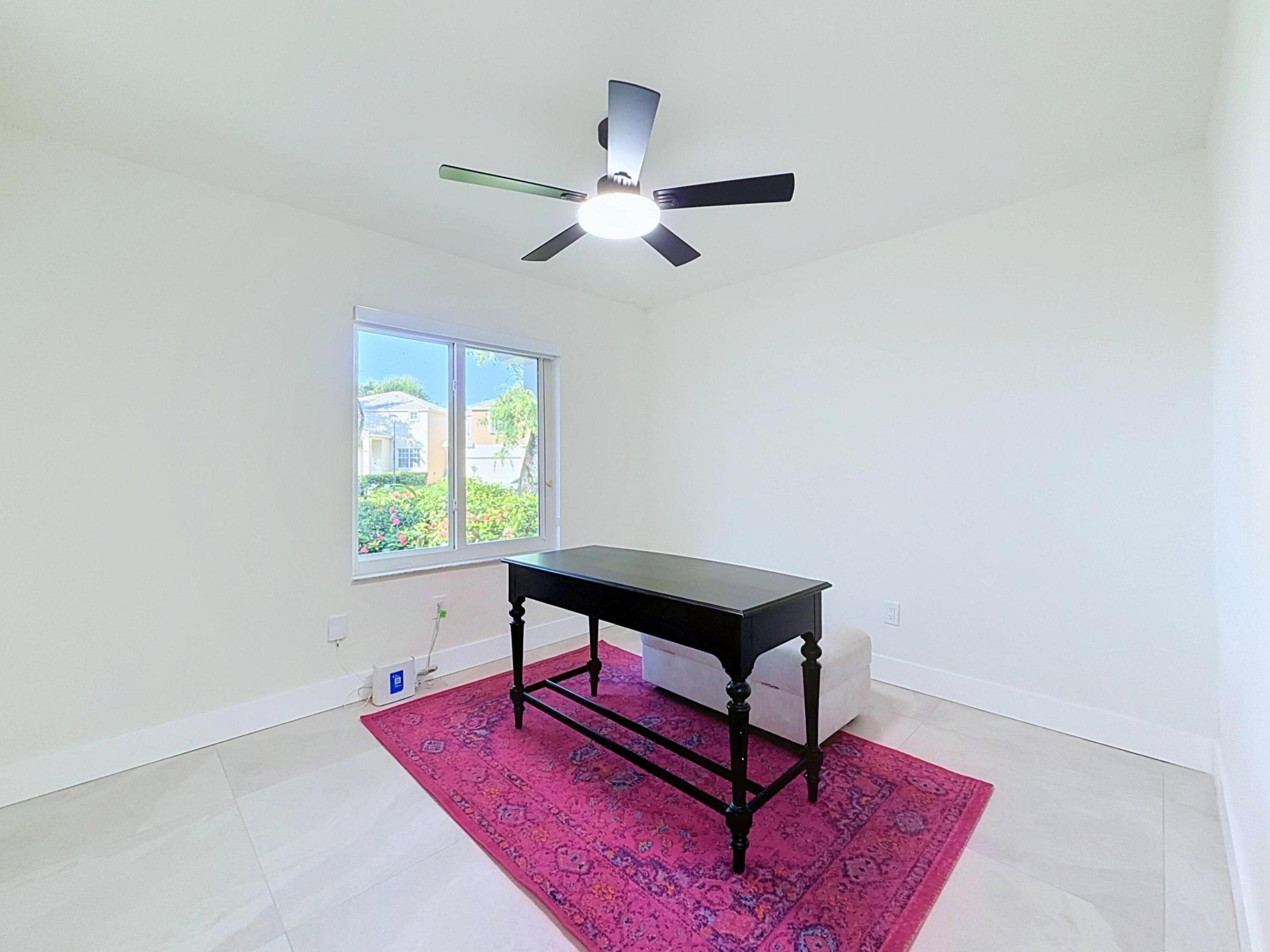 5208 EAGLE CAY Place