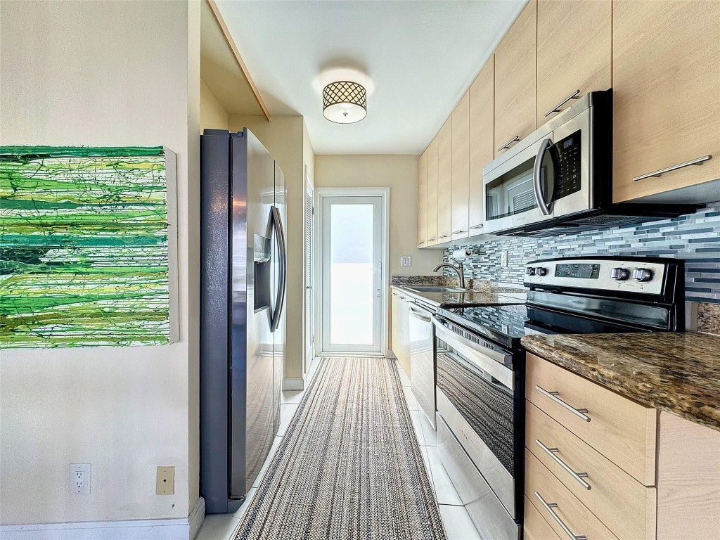 3250 NE 28th Street Unit: 604