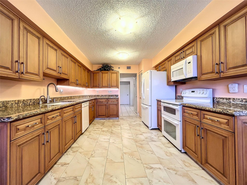 7578 Regency Lake Drive Unit: 301