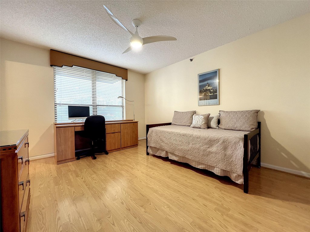 7578 Regency Lake Drive Unit: 301