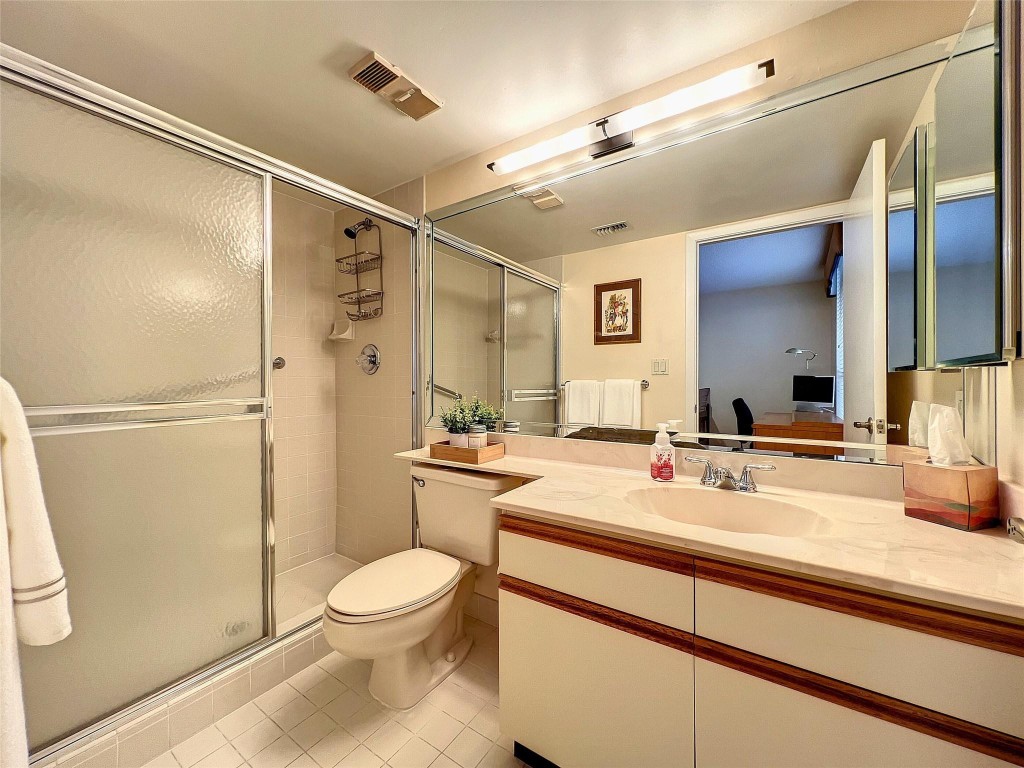 7578 Regency Lake Drive Unit: 301
