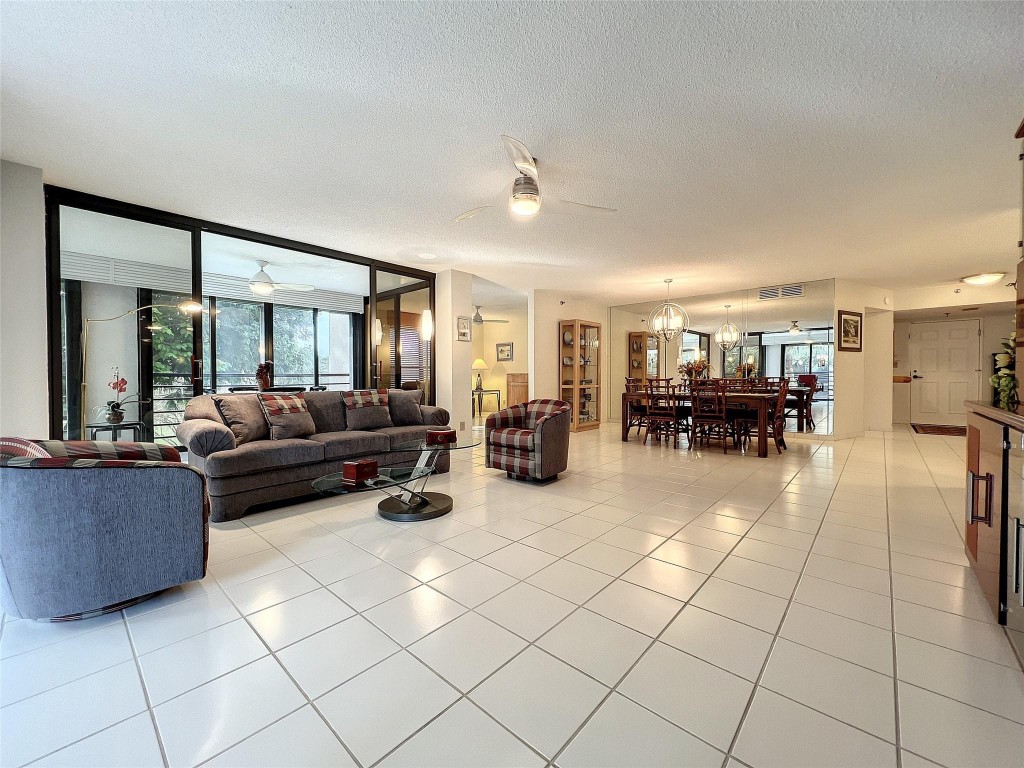 7578 Regency Lake Drive Unit: 301