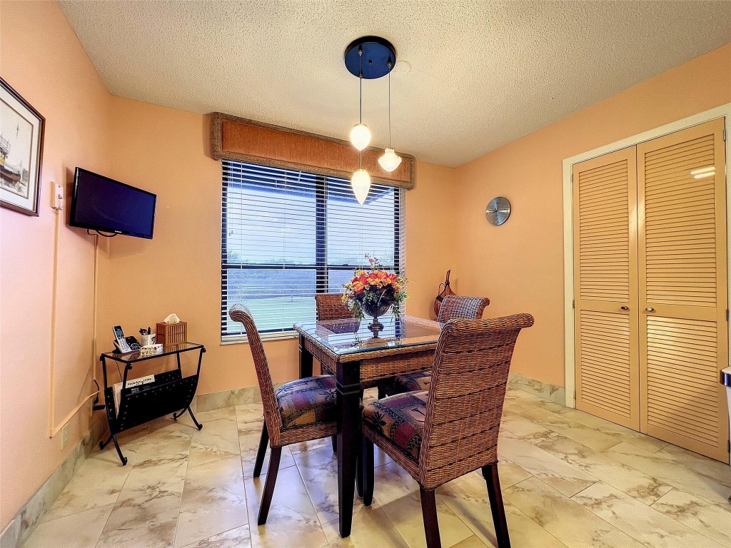 7578 Regency Lake Drive Unit: 301