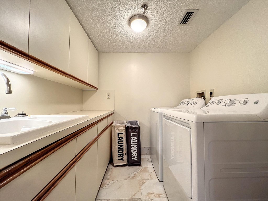 7578 Regency Lake Drive Unit: 301