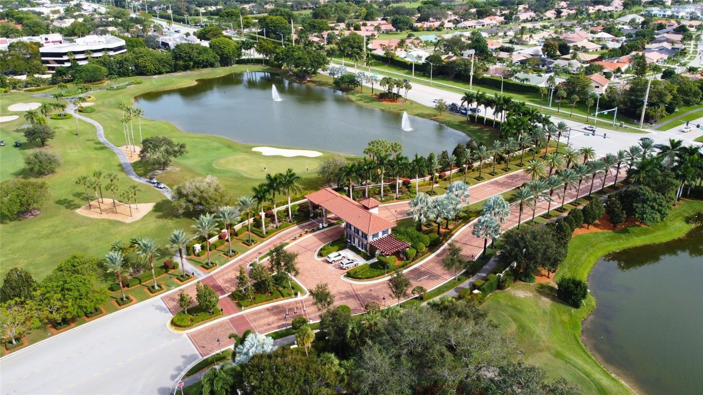 7578 Regency Lake Drive Unit: 301