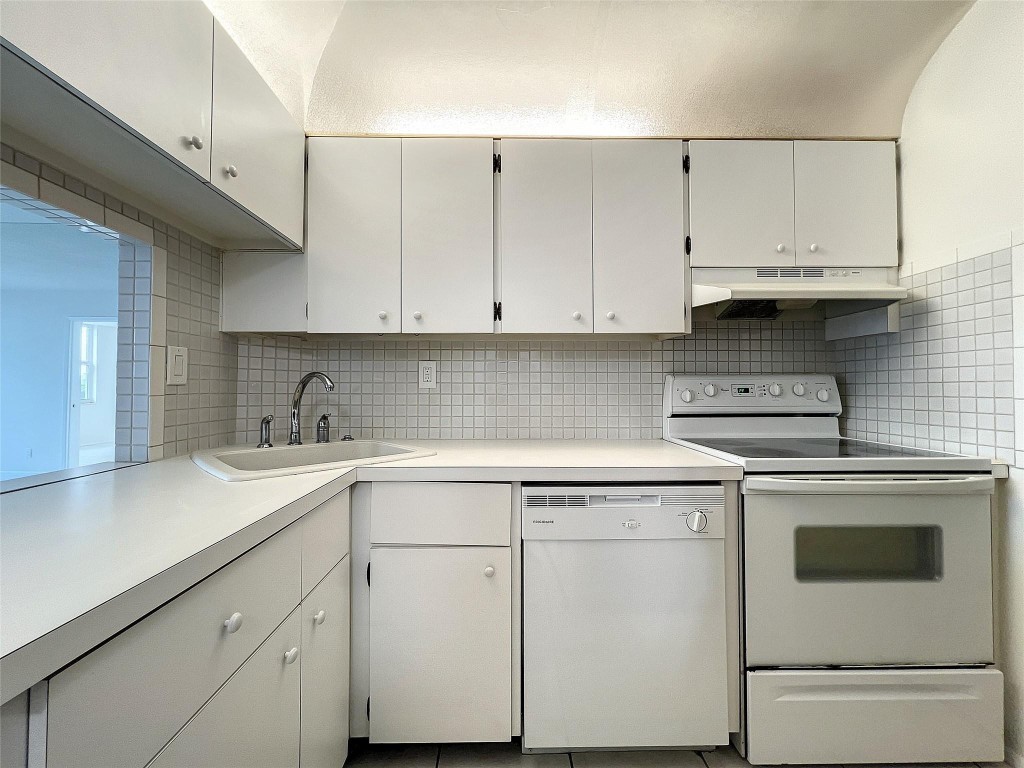 4501 NE 21st Ave Unit: 302