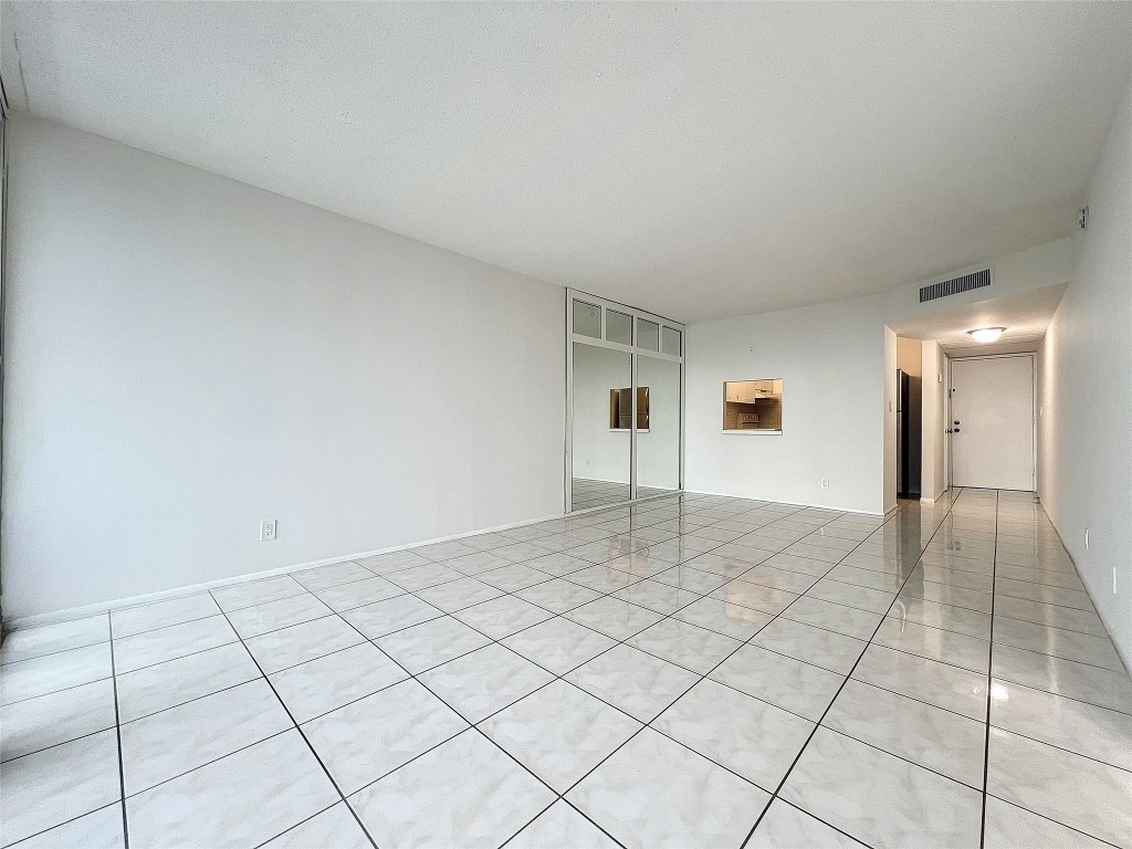 4501 NE 21st Ave Unit: 302