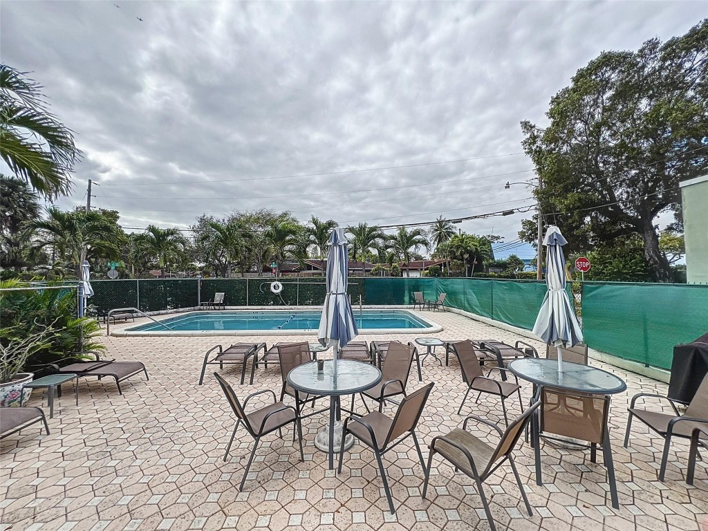 4501 NE 21st Ave Unit: 302