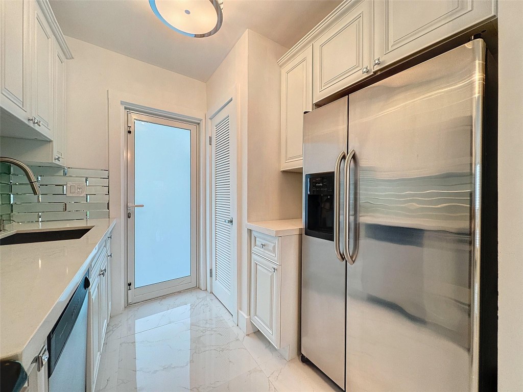 3250 NE 28th Street Unit: 211