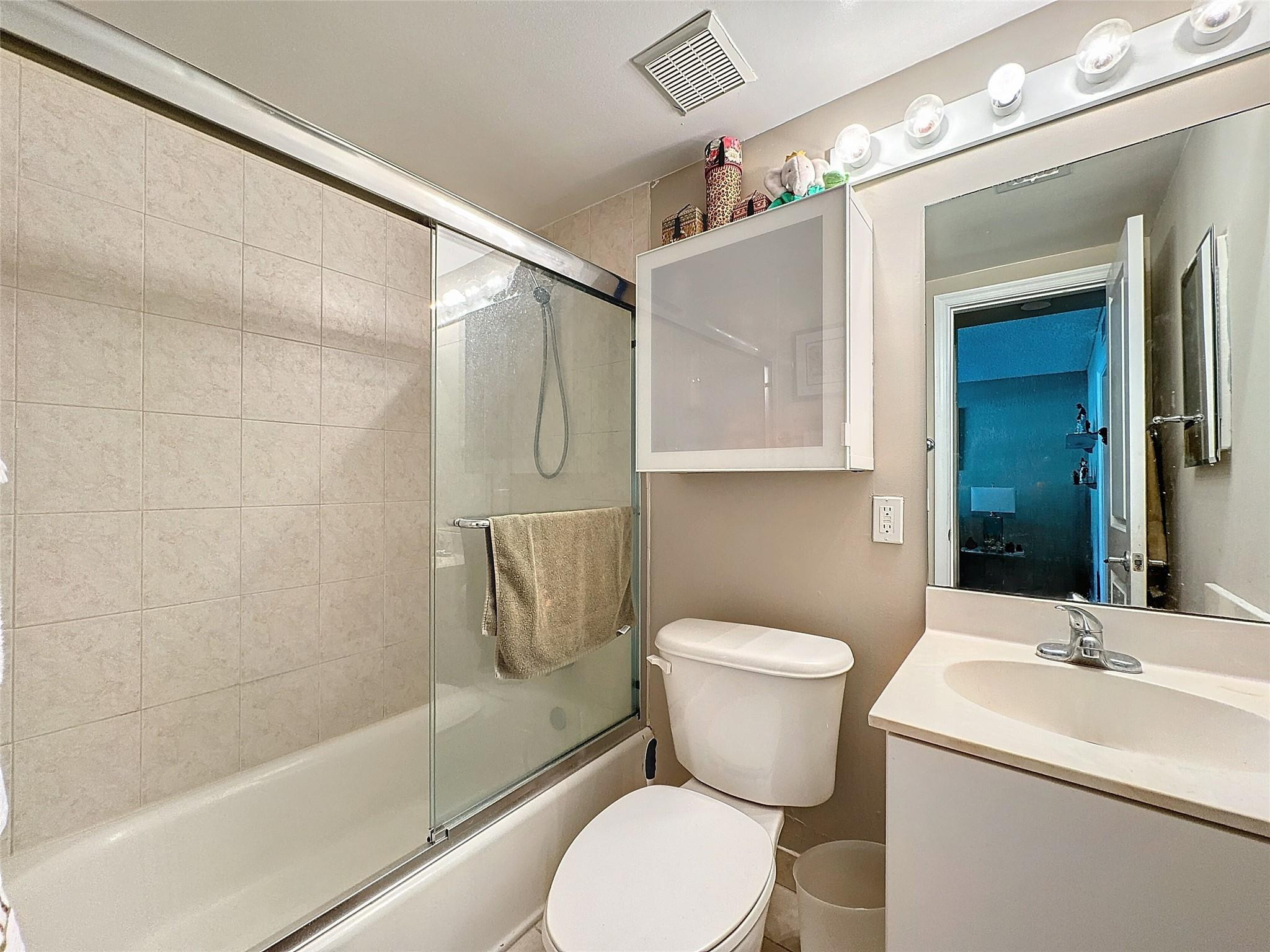2660 NE 8th Ave Unit: 216