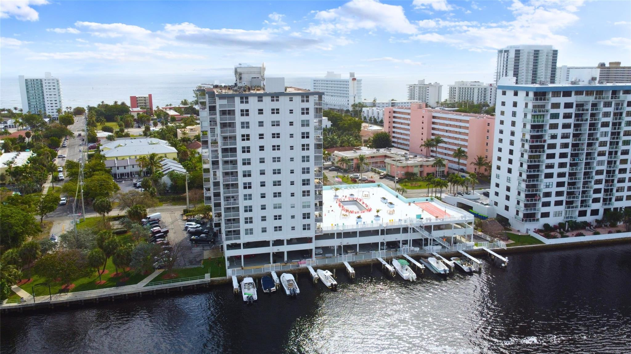 1505 N Riverside Drive 1408