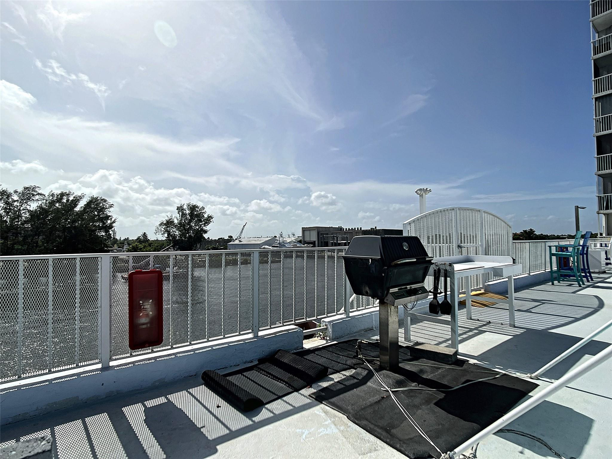 1505 N Riverside Drive 1408