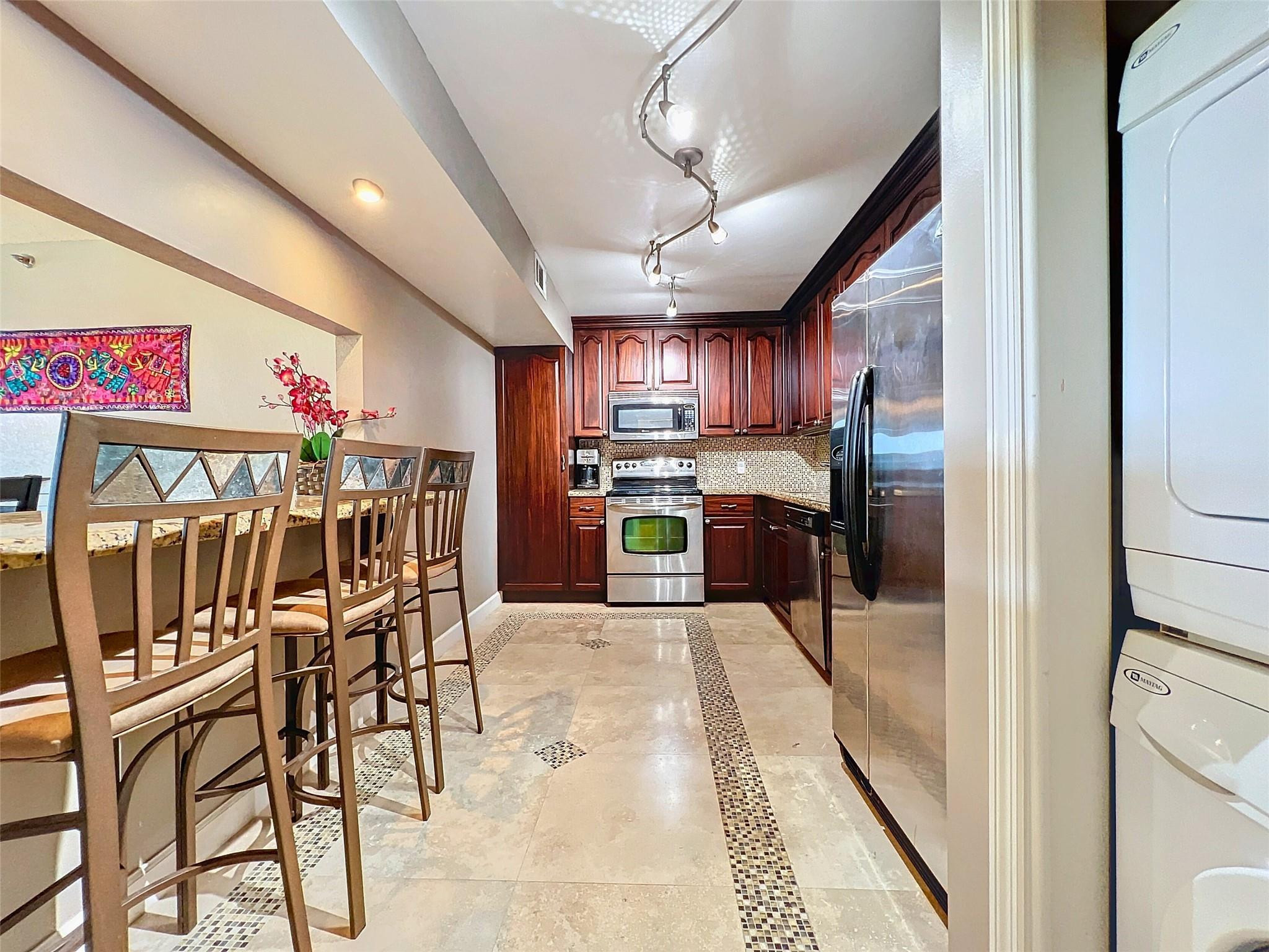 3507 Oaks Way 606