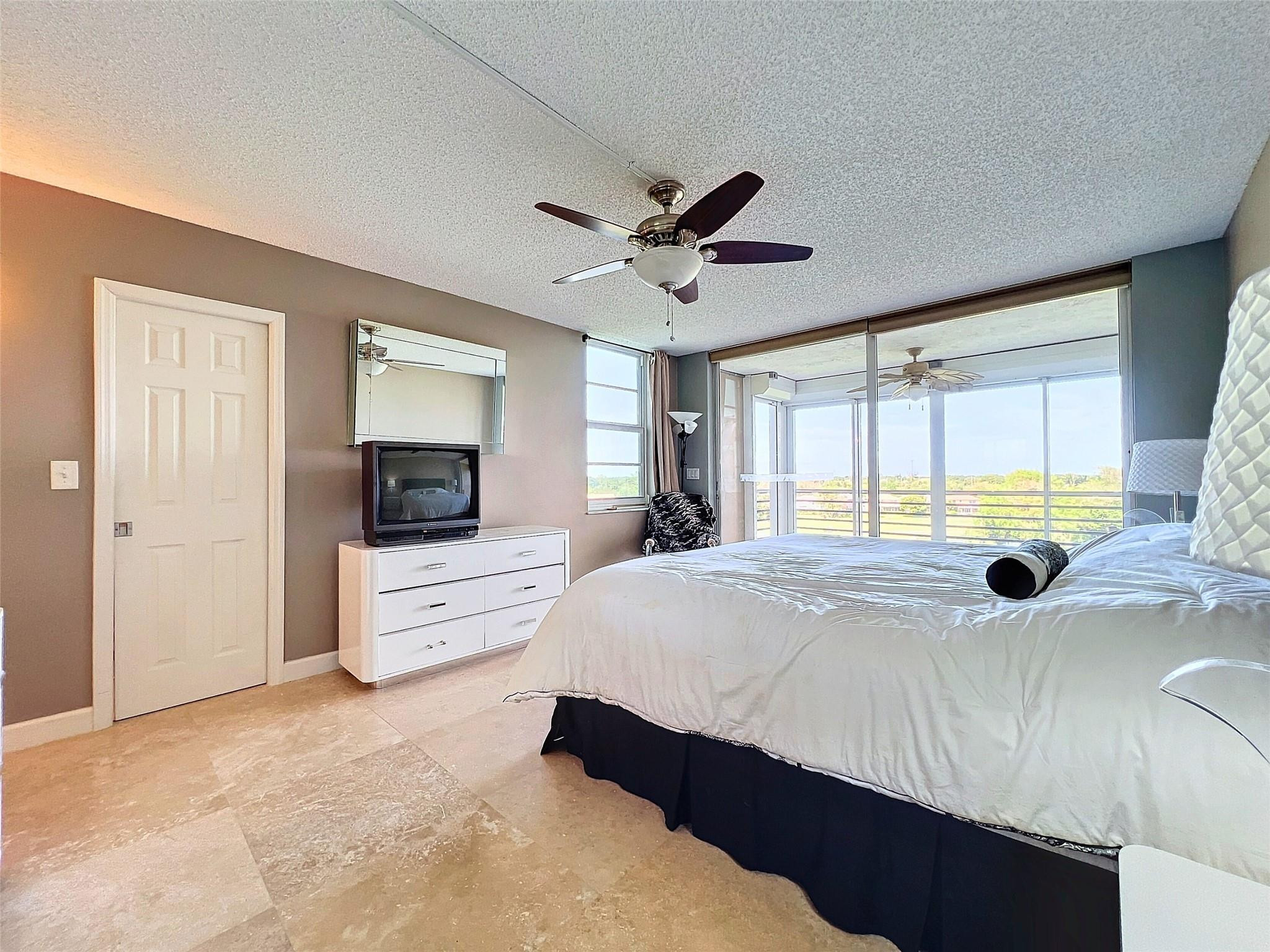 3507 Oaks Way 606