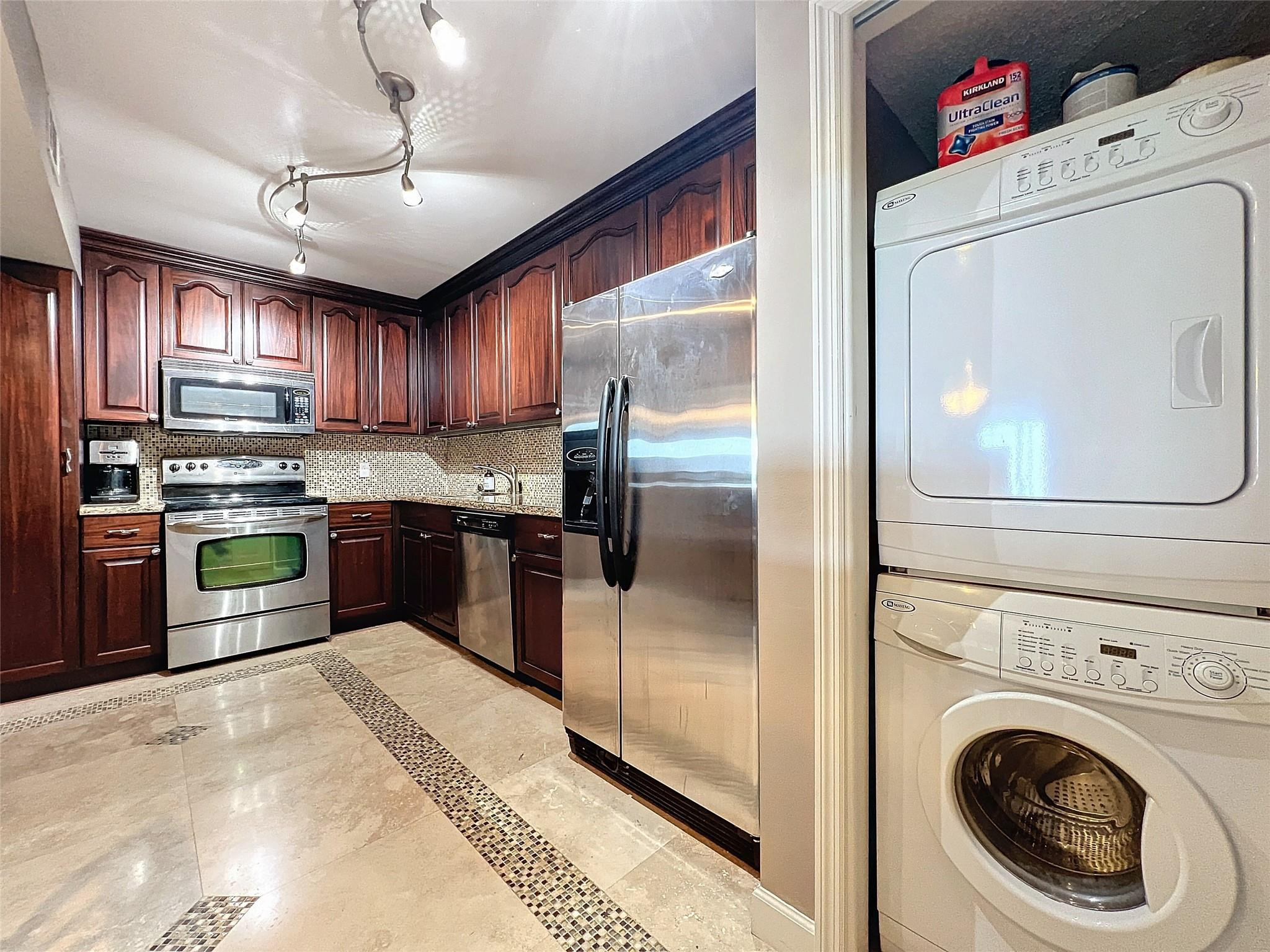 3507 Oaks Way 606