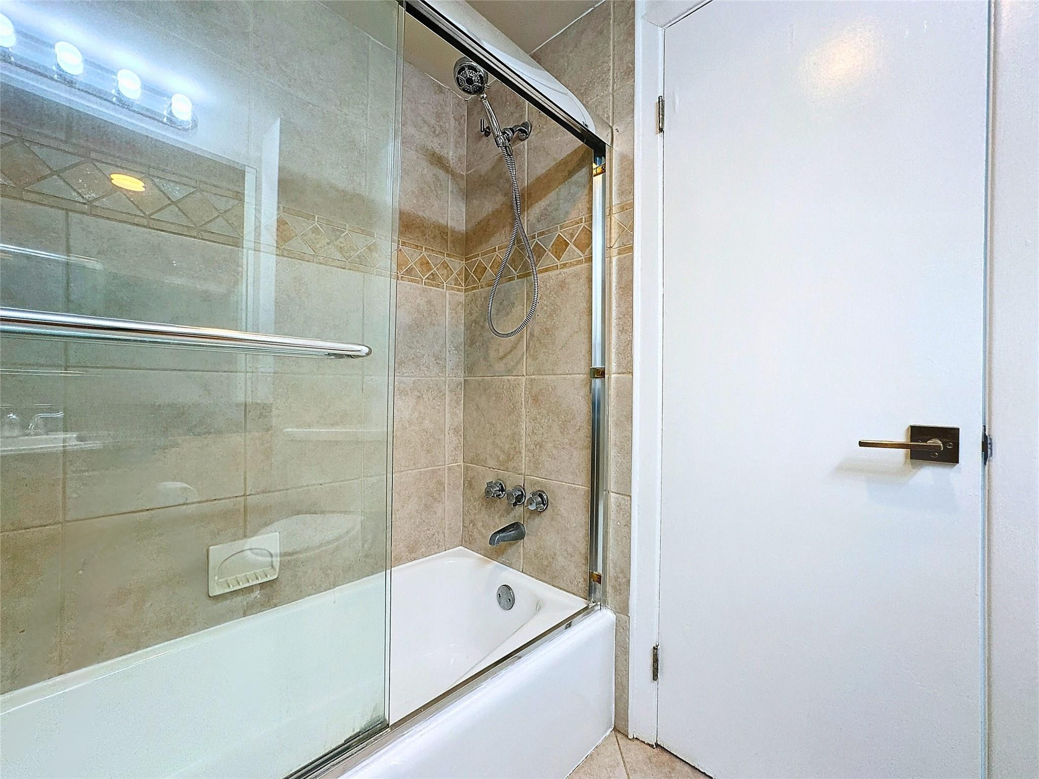 3250 NE 28th Street 809