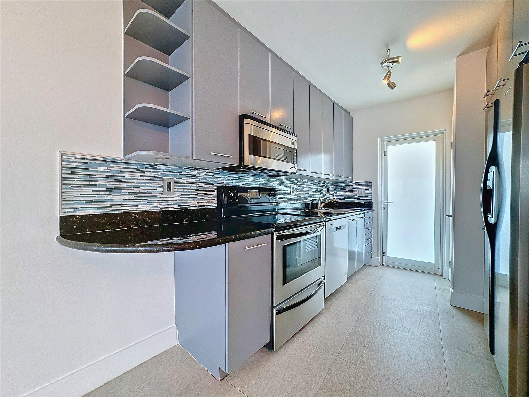 3250 NE 28th Street 809